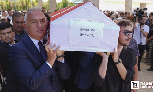 Ünlü oyuncu Kenan Işık Ankara'da toprağa verildi
