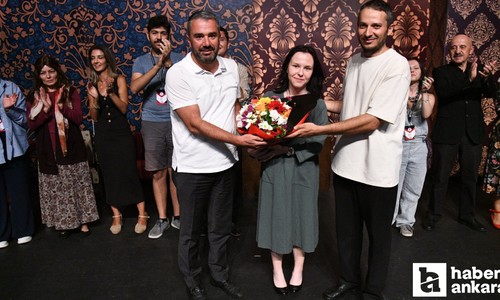 Pursaklar Belediyesi Tiyatro günleri Sacide oyunuyla başladı