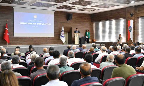 Kırşehir Valisi muhtarları bilgilendirdi