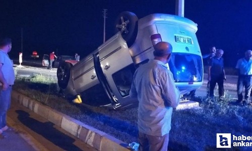 Çorum'da hafif ticari araç devrildi! 2'si çocuk 3 kişi yaralandı!