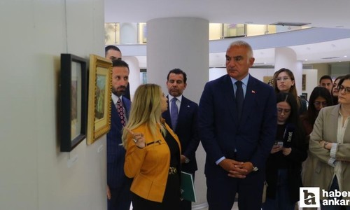 Bakan Ersoy, Tutkulu İki Yürek sergisini ziyaret etti