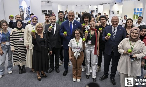 Bakan Ersoy ATO Congresium’da bulunan sergi ve atölyeleri ziyaret etti