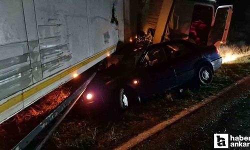 Çorum'da tır ile otomobilin çarpıştığı kazada 5 kişi yaralandı