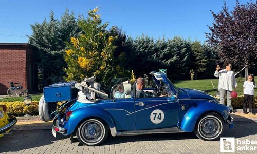 Ankara'da huzurevi sakinleri Vosvos ile şehir turu attılar