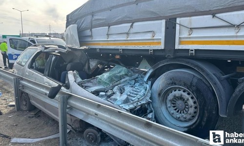 Ankara Etimesgut’ta otomobil park halindeki tıra çarptı: 2 ölü 3 yaralı