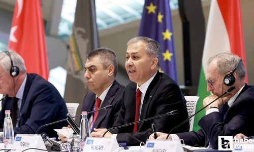 İçişleri Bakanı Ali Yerlikaya Türkiye'de kaç yabancının olduğunu açıkladı!