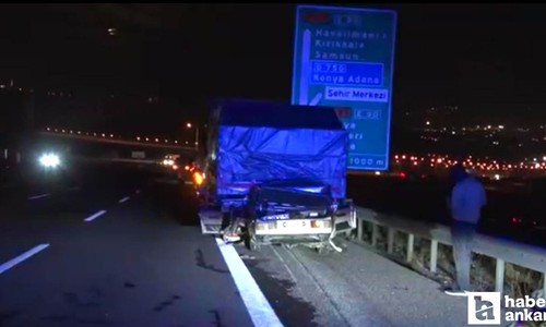 Ankara'da trafik kazasında hurdaya dönen araçta sürücü hayatını kaybetti