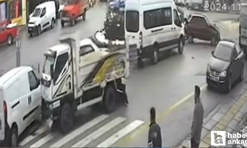 Ankara'da freni boşalan kamyonet 7 araca çarptı, 2 kişi yaralandı!