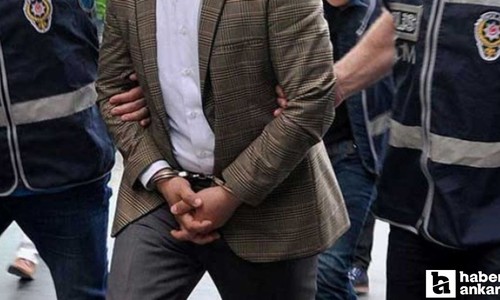 Çorum’da ekiplerden kaçmaya çalışan şahıs üzerindeki yasaklı maddeyi dökerken yakalandı