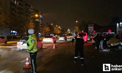 Çorum'da iki otomobil kafa kafaya çarpıştı!