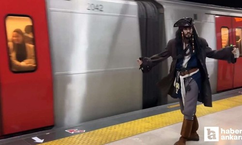 Ersin Tarhan, Başkent sokaklarında Jack Sparrow kostümüyle geziyor