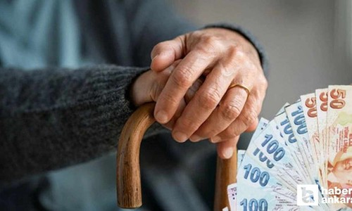 Zamlı emekli aylıkları hesaplara yatmaya başladı