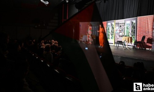 Tedavi için Ankara'ya getirilen Filistinli çocuklar tiyatro oyunu izledi