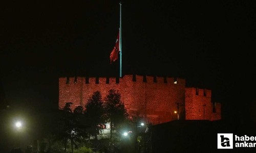 Milli Yas ilan edilmesi nedeniyle tüm yurtta bayraklar yarıya indirildi