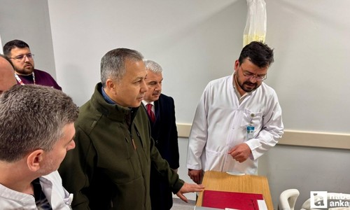 Bakan Yerlikaya Konya'daki enkazdan yaralı olarak çıkarılan 3 kişiyi ziyaret etti