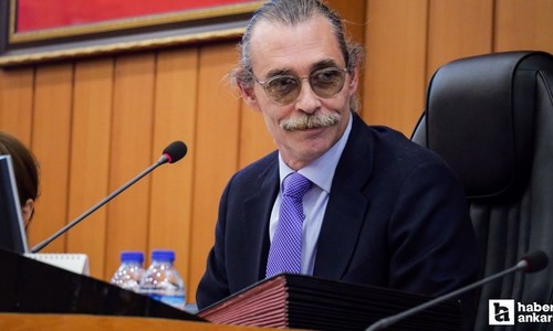 Başkan Erdal Beşikçioğlu Yunus Emre Müzikalinin yönetmen koltuğuna oturdu