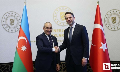 Bakan Bayraktar, Azerbaycanlı mevkidaşı ile bir araya geldi