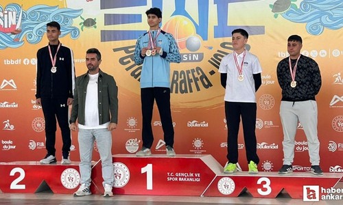 Kahramankazan Belediyesi Bocce sporcuları Mersin'de madalyaları topladı