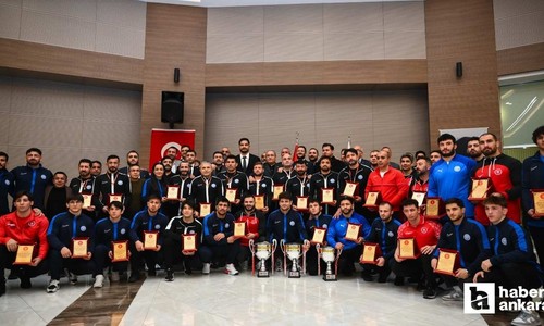 Ankaralı şampiyon güreşçiler altın ile ödüllendirildiler