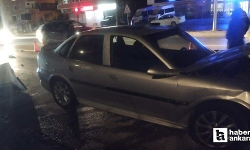 Altındağ'da kontrolden çıkan otomobil elektrik panosuna çarparak durdu