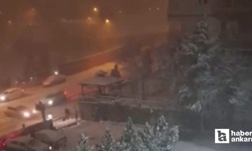 Ankara Mamak'ta kar yağışı trafik kazasına neden oldu