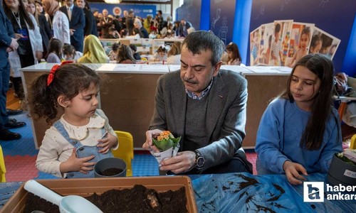 Bakan Yusuf Tekin Külliye'de Ramazan etkinliklerini ziyaret etti