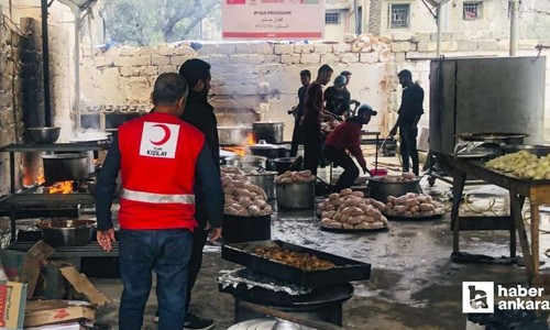 Türk Kızılay her gün Gazze’de 30 bin kişilik iftar dağıtıyor