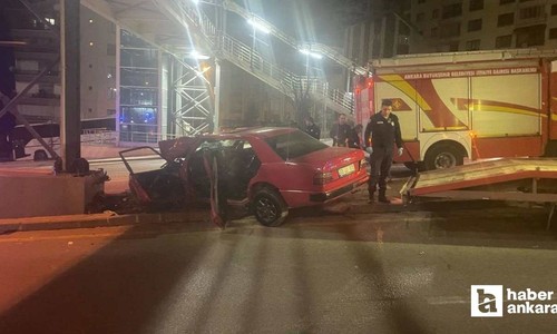 Keçiören'de otomobil üst geçidin ayağına çarptı: 1 yaralı