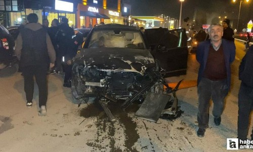 Bursa'da zincirleme kaza: 2 kişi yaralandı, araç pert oldu