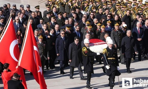 Çanakkale Zaferi'nin 110’uncu yıl dönümü sebebiyle Anıtkabir'de tören düzenledi