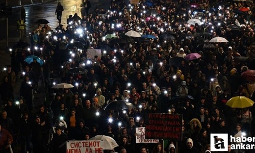 Koçani'deki gece kulübü yangını sonrası Üsküp'te gösteri düzenlendi