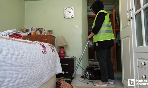 Keçiören Belediyesi yaşlı ve engellilerin evlerinde bayram temizliği yaptı