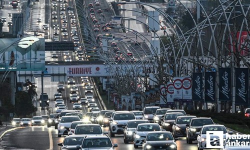 Ankara'da bayram tatili dönüşü trafik yoğunluğu yaşanıyor