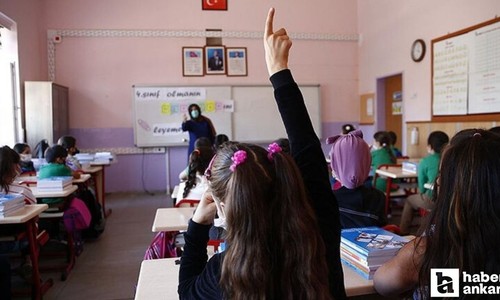 Bugün (pazartesi) okullar 3  ders mi?