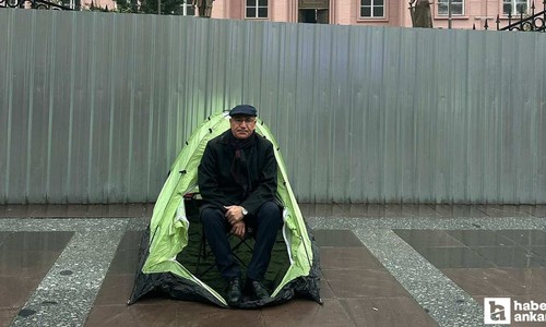 Mahmut Tanal'ın Adalet Bakanlığı önünde kurduğu çadırı polisler kaldırdı