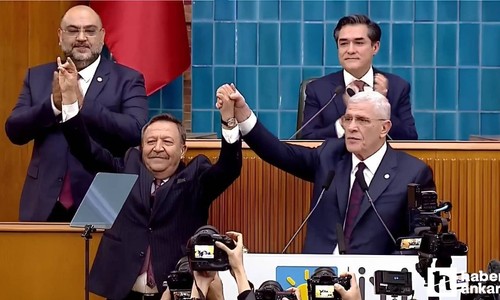 Ankara Milletvekili Yüksel Arslan İYİ Parti'ye resmen geri döndü