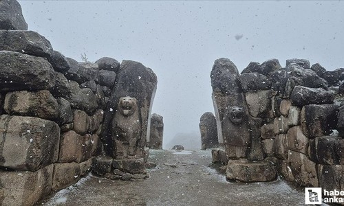 Hattuşa Antik Kenti beyaza büründü: Seyir keyfi oluştu