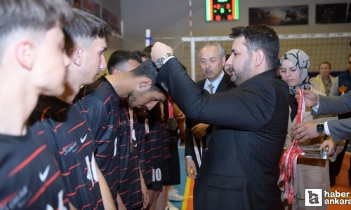 Kahramankazan Belediyesi okullar arası voleybol turnuvasına ev sahipliği yaptı