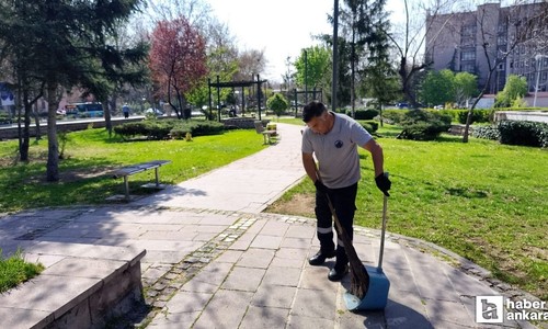 Altındağ Belediyesi parklarda bahar temizliği çalışması yürütüyor