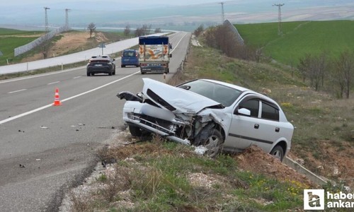 Yozgat'ta 2 aracın karıştığı trafik kazasında 3 kişi yaralandı