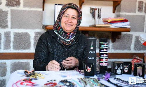 Altındağ Belediyesi kadınların el emeklerini bir kez daha vatandaşlarla buluşturdu