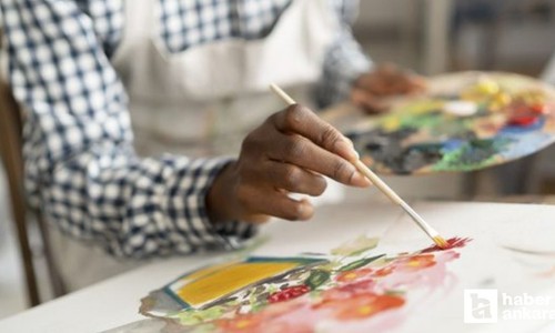 9 yaşındaki küçük ressam Ankara'da ilk kişisel sergisini açtı