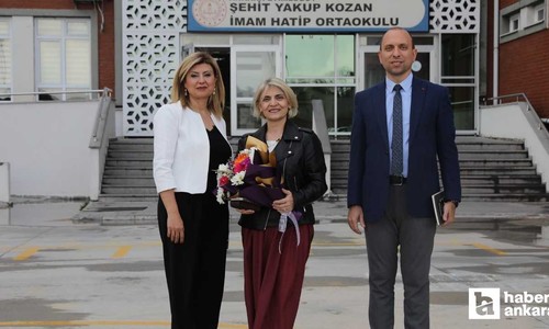 Etimesgut Belediye Başkan Yardımcısı Ebru Keyvan başarılı öğrencilere ödüllerini verdi