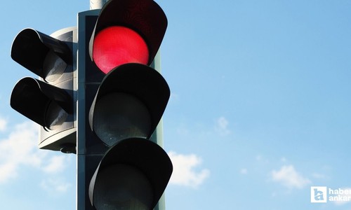 Kırmızı ışıkta geçmenin bedeli gözler önüne serildi: Her 3 kişiden biri can verdi