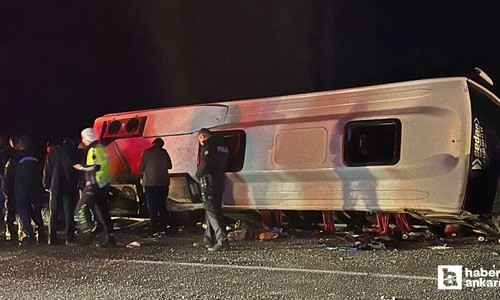 Kahramanmaraş'ta minibüs devrildi! 1 kişi hayatını kaybetti, 5'i ağır 19 yaralı