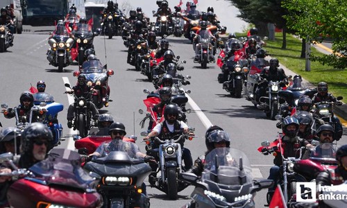 500 motosikletli 19 Mayıs için Ankara'da tur attı, Erdal Beşikcioğlu'da katıldı