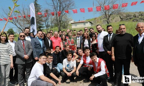 Keçiören Belediye Başkanı Özarslan gençlerle fidan dikti