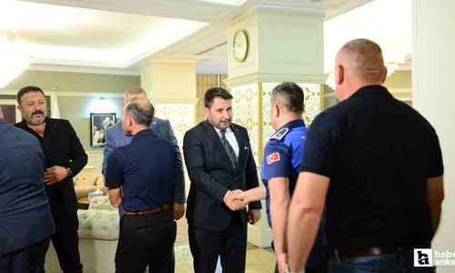 Başkan Selim Çırpanoğlu Kahramankazan Belediyesi'nde personellerle bayramlaştı