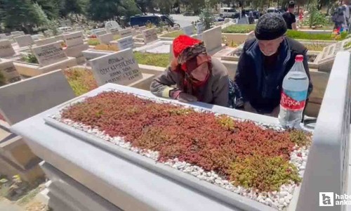 Çocuklarının Ankara'daki kabrini ziyaret edemeyen yaşlı çifte bayram jesti