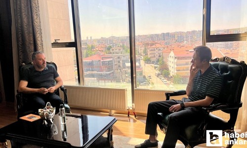 Pursaklar Belediye Başkanı Çetin vatandaşlarla belediye binasında bayramlaştı
